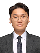 이용우 교수